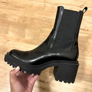 Zara Treaded Chelsea Boots
